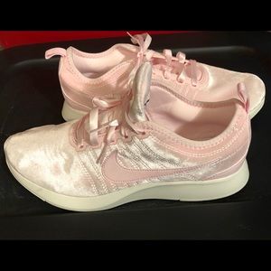 NEW Nike Arctic Pink DualZone Racer Sneakers - 7